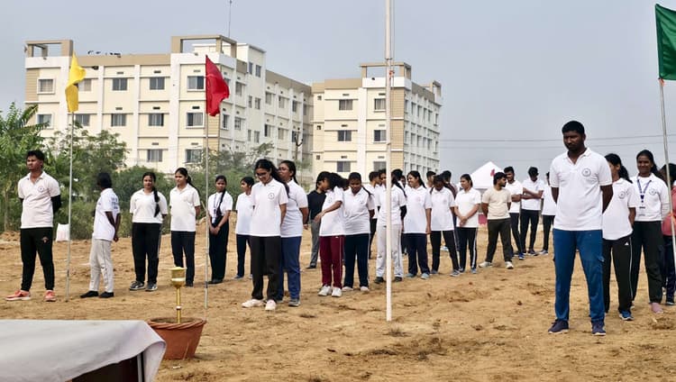 East Singhbhum News : टीमवर्क से श्रेष्ठ प्रदर्शन करें छात्र : कुलपति