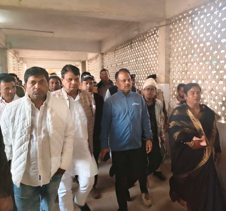 डेंगराही-खोचरदेवा पुल निर्माण में लायें तेजी : डीएम