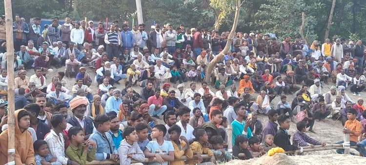 दंगल में पहलवानों ने दांव-पेंच से लोगों का खूब किया मनोरंजन