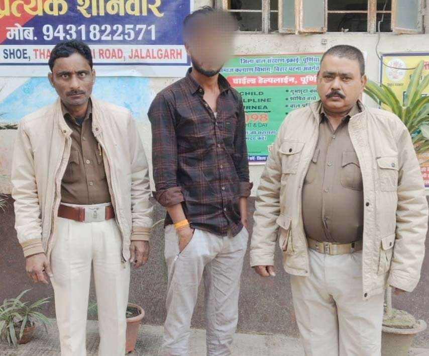 कार से विदेशी शराब बरामद, धंधेबाज गिरफ्तार