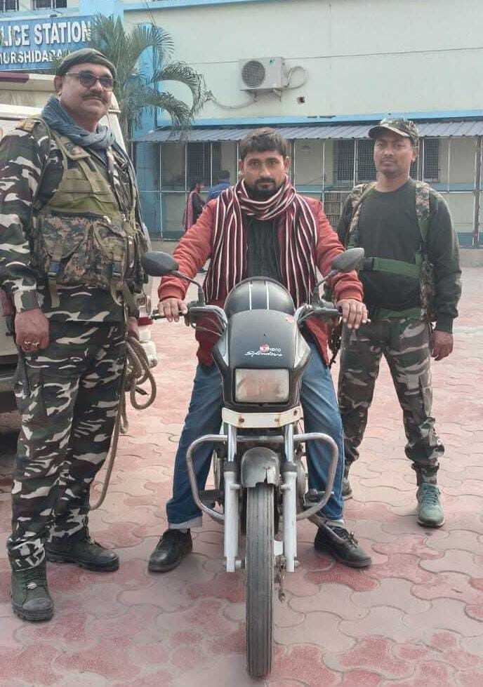 पुलिस ने चोरी की बाइक बंगाल से किया बरामद