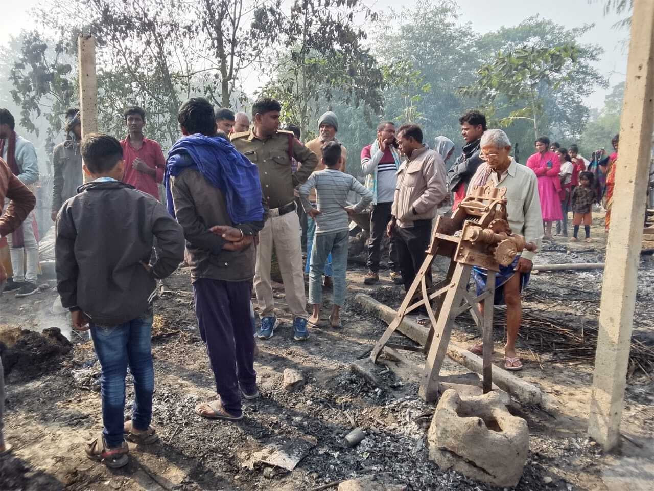 एक घर में लगी आग, चार बकरियों की झुलसने से मौत