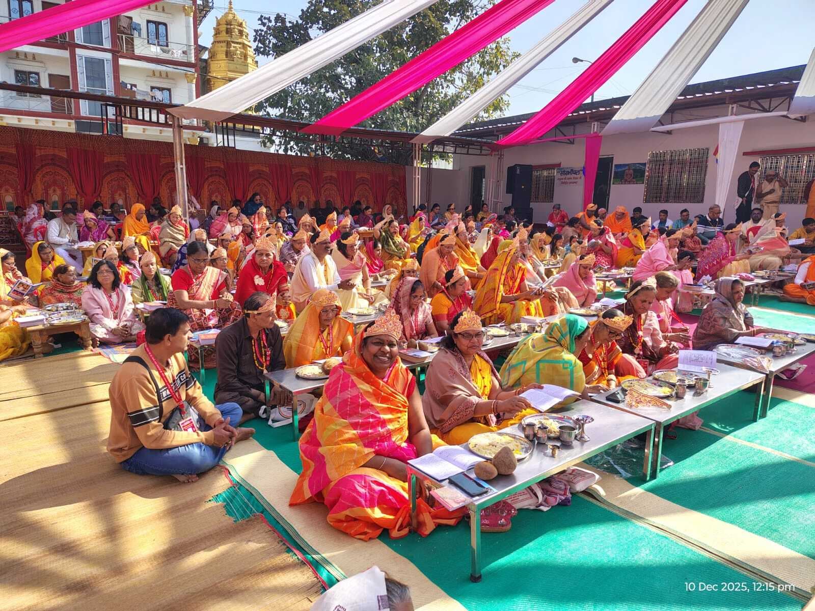 Giridih News :विभिन्न प्रांतों से आये जैन तीर्थ यात्रियों ने धार्मिक कार्यक्रमों में लिया भाग