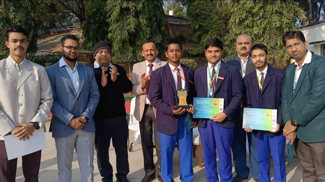 Bokaro News : पिट्स मॉडर्न स्कूल की टीम ने सांत्वना पुरस्कार जीता
