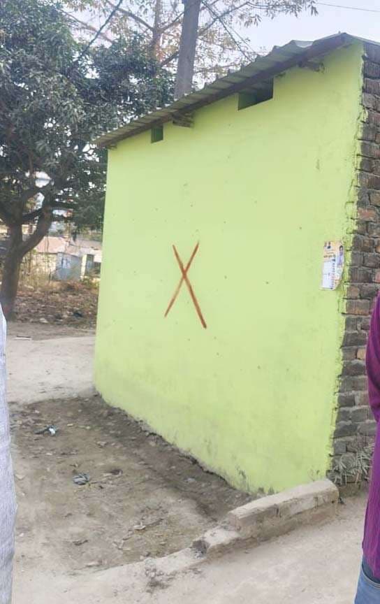 हाउसिंग कॉलोनी में अवैध कब्जाधारियों को जगह खाली करने का मिला फरमान