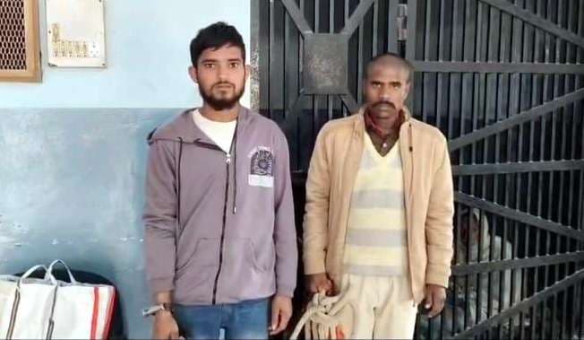 दो फरार अभियुक्त को किया गिरफ्तार