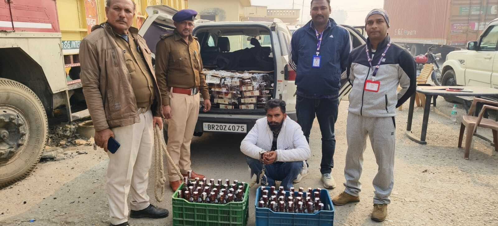 विभिन्न थाना क्षेत्रों से 406 लीटर शराब की गयी बरामद, दो तस्कर गिरफ्तार