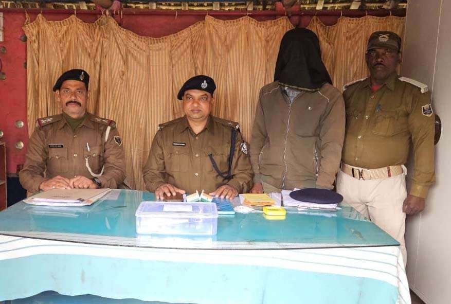 कट्टा व कारतूस के साथ मधेपुरा का कुख्यात बदमाश गिरफ्तार