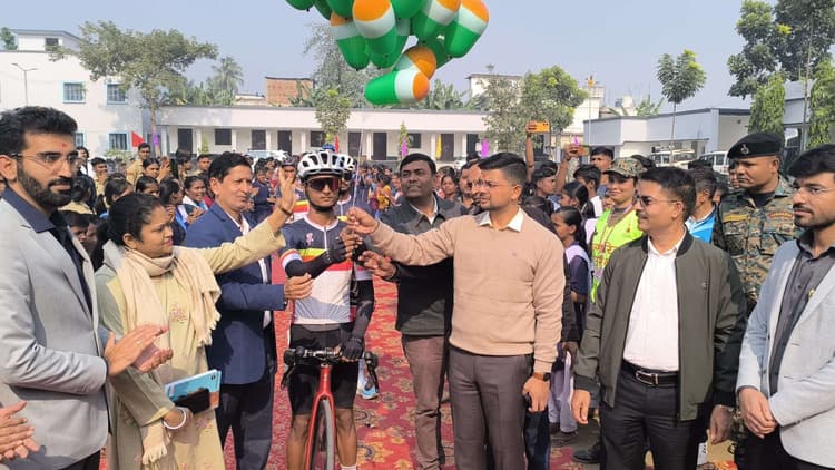 खेल में चमके तो मिलेगा सरकारी सेवा का मौका : डीएम