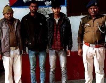 लक्ष्मीपुर भित्ता में ग्रामीणों ने दो खस्सी चोर को पुलिस को सौंपा