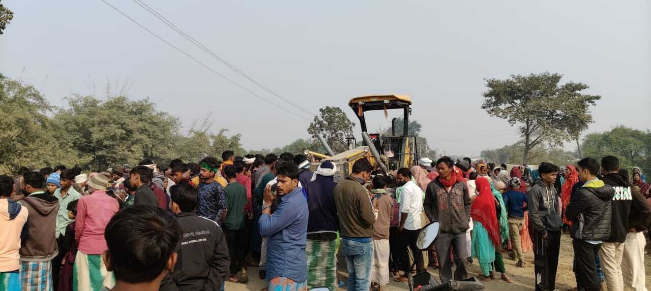 हादसा प्रमुख : रोलर की चपेट में आकर साइकिल सवार अधेड़ की मौत