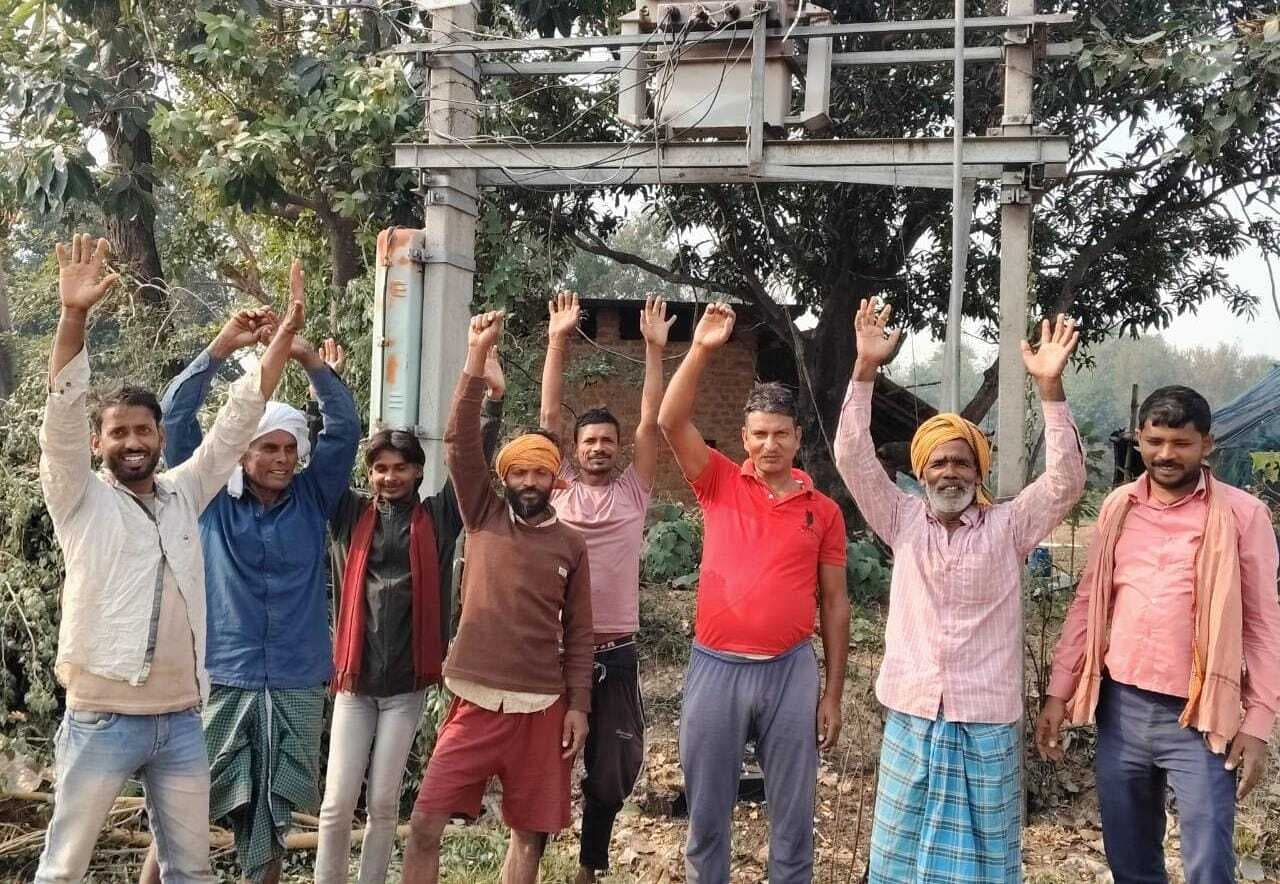 जले ट्रांसफार्मर नहीं बदलने से आक्रोशित किसानों ने किया प्रदर्शन