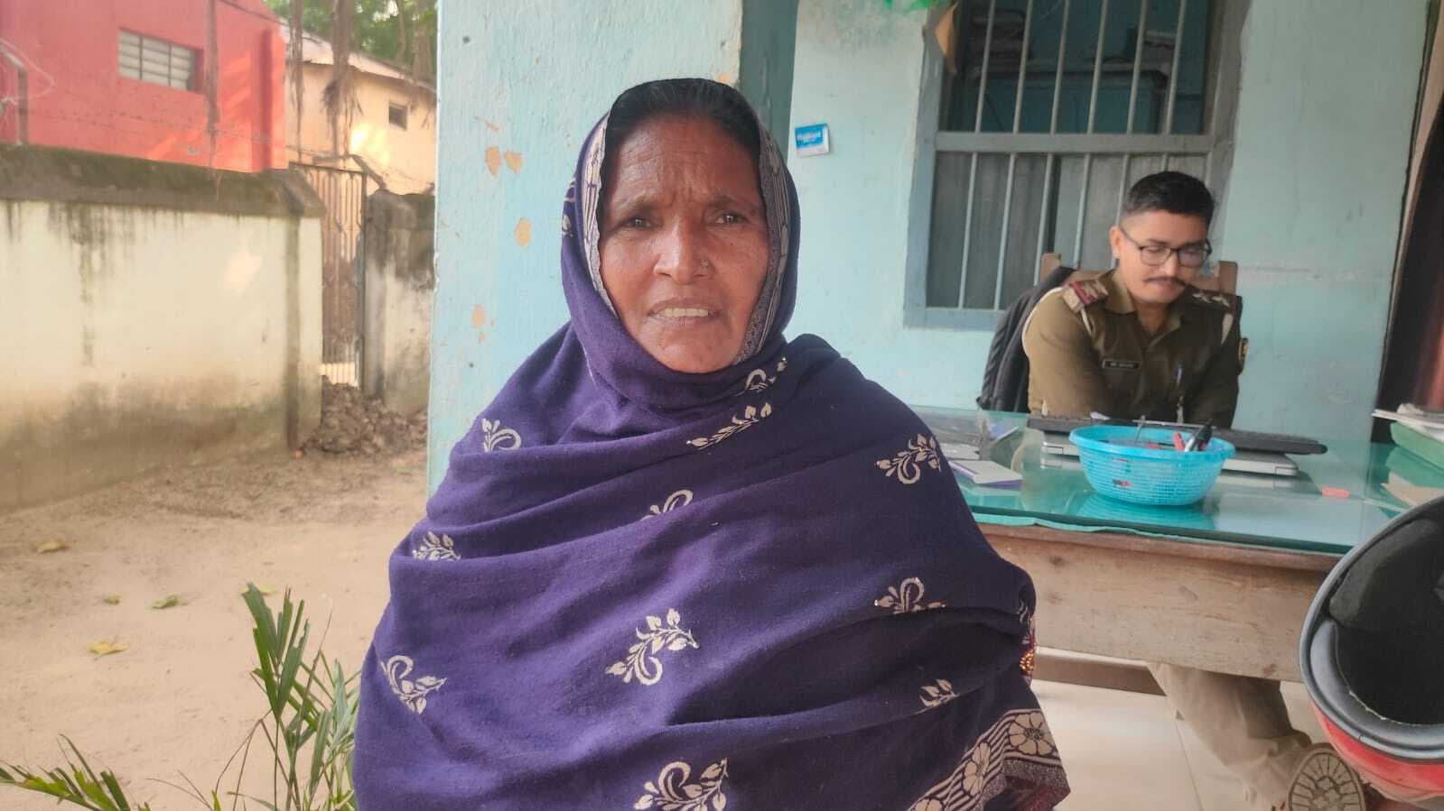 वृद्ध महिला ने पुत्र पर लगाया भोजन पानी नहीं देने का आरोप