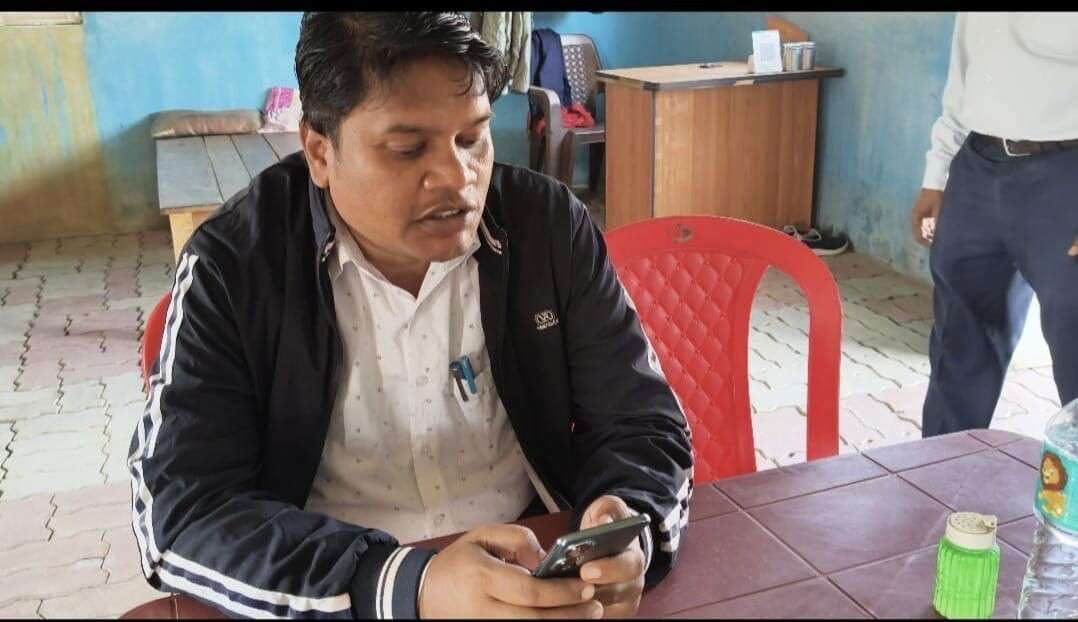 Giridih News :जिला भूमि संरक्षण अधिकारी ने की भूमि की जांच