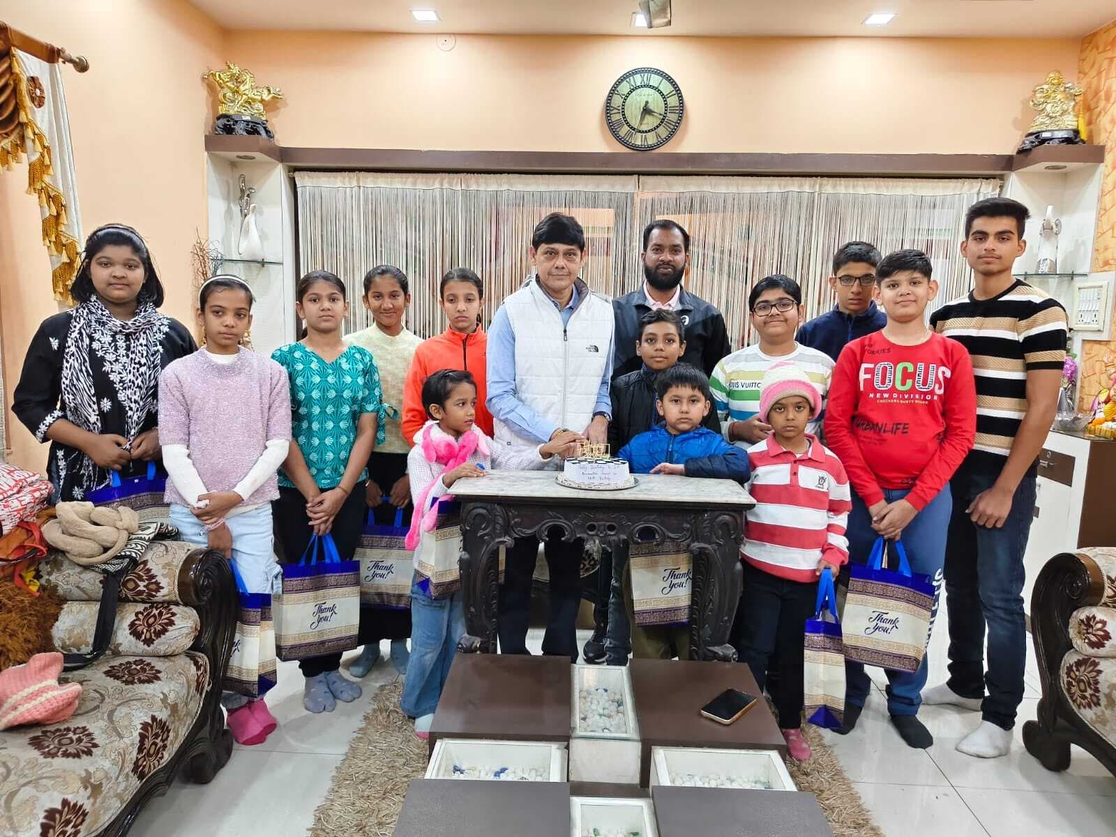 Vishwanathan Anand 56th birthday celebrated on thursday: नवोदित खिलाड़ियों ने मनाया विश्वनाथन आनंद का जन्म दिवस