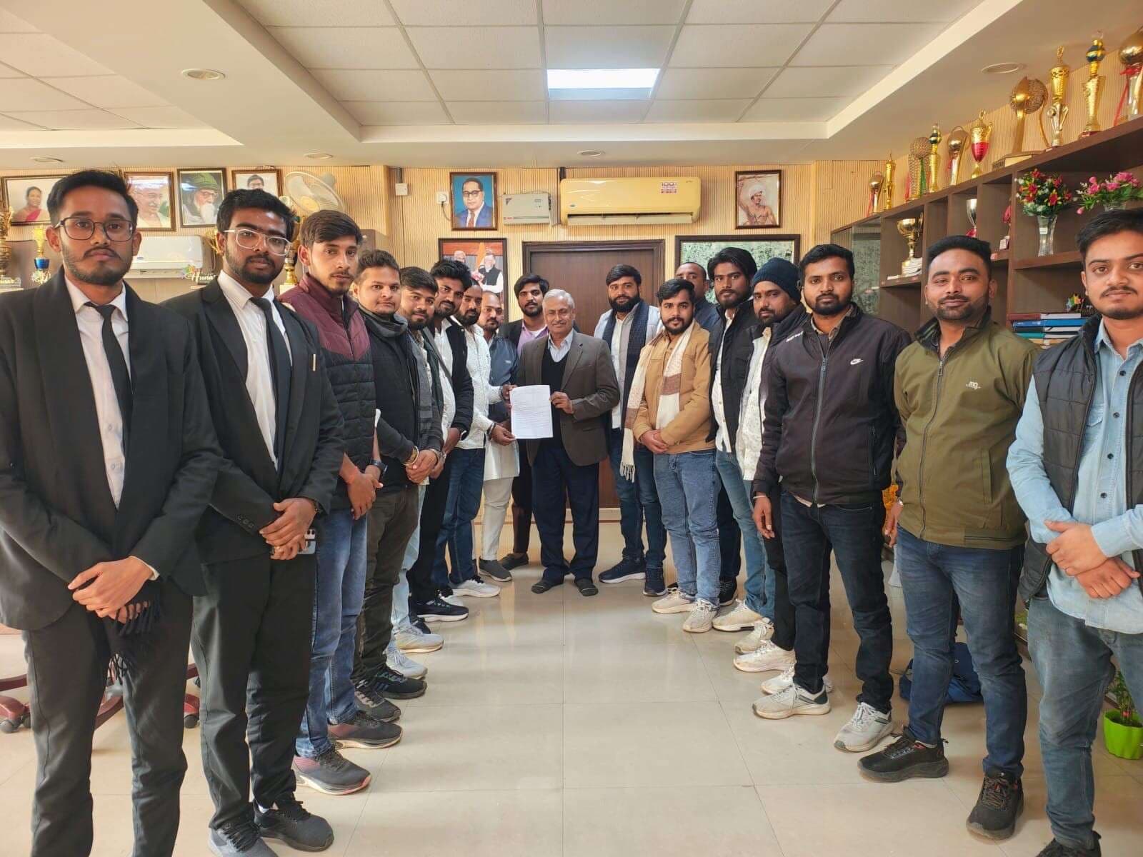 Giridih News :18 सूत्री मांगों को ले कुलपति से मिला एबीवीपी का प्रतिनिधिमंडल