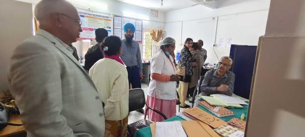 Seraikela Kharsawan News : केंद्रीय टीम ने खूंटपानी में मलेरिया की रोकथाम के प्रयास को जाना