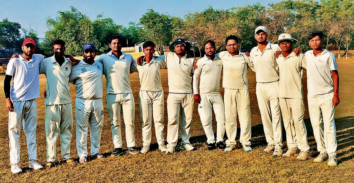 East Singhbhum News : भिलाई पहाड़ी ने राखा को 53 रनों से दी मात