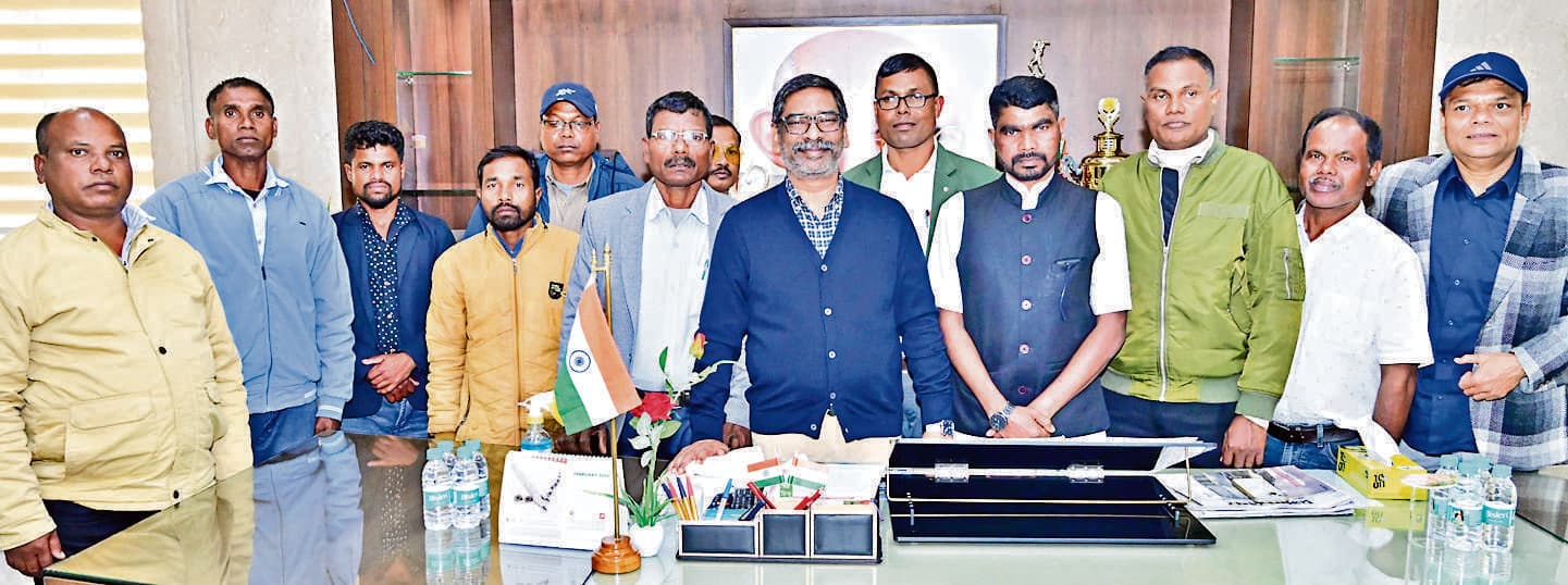 Ranchi news : चाय बगान क्षेत्र के परिवारों की फरियाद लेकर सीएम से मिला प्रतिनिधिमंडल