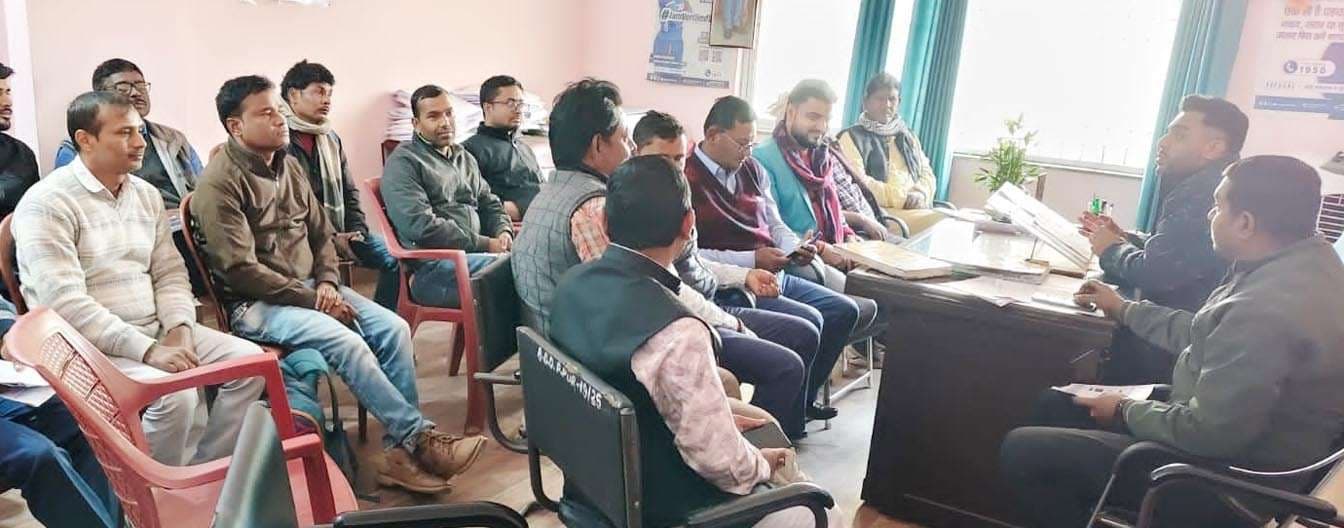 पैसे लेकर आवास नहीं बनाया, तो होगी कार्रवाई