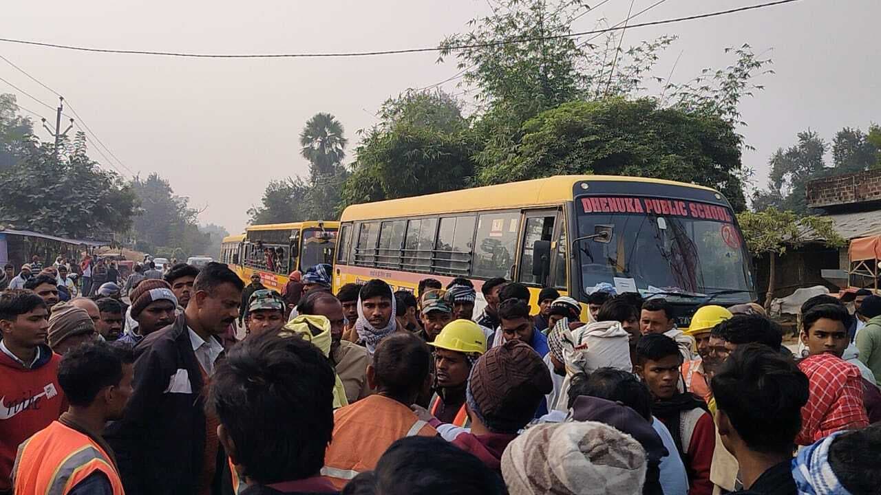 अज्ञात वाहन ने सफाईकर्मी को मारी टक्कर, हालत गंभीर