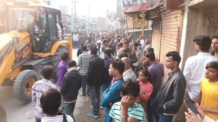 Samastipur : वारिसनगर बाजार से खाली कराया गया अतिक्रमण