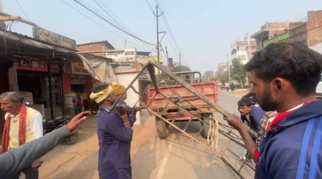 पुरानी बाजार में चला अतिक्रमण हटाओ अभियान