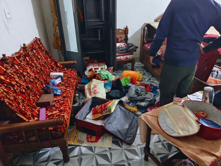 hajipur news. दो घरों से 55 हजार नकद, जेवरात व अन्य सामान की चोरी