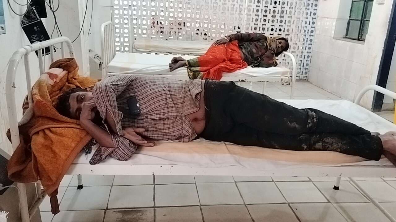 सड़क दुर्घटना में बाइक सवार दो युवक जख्मी