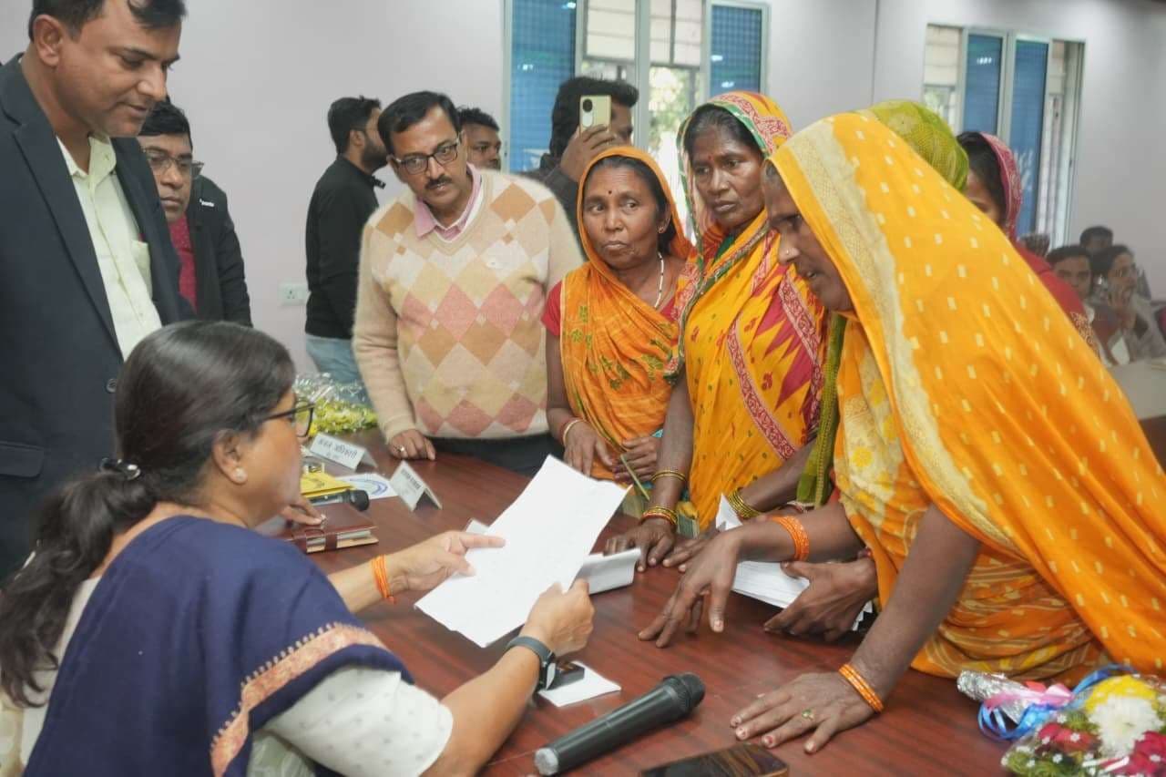 समयसीमा में कार्य पूरा करें अधिकारी, लापरवाही कतई बर्दाश्त नहीं : लेशी सिंह