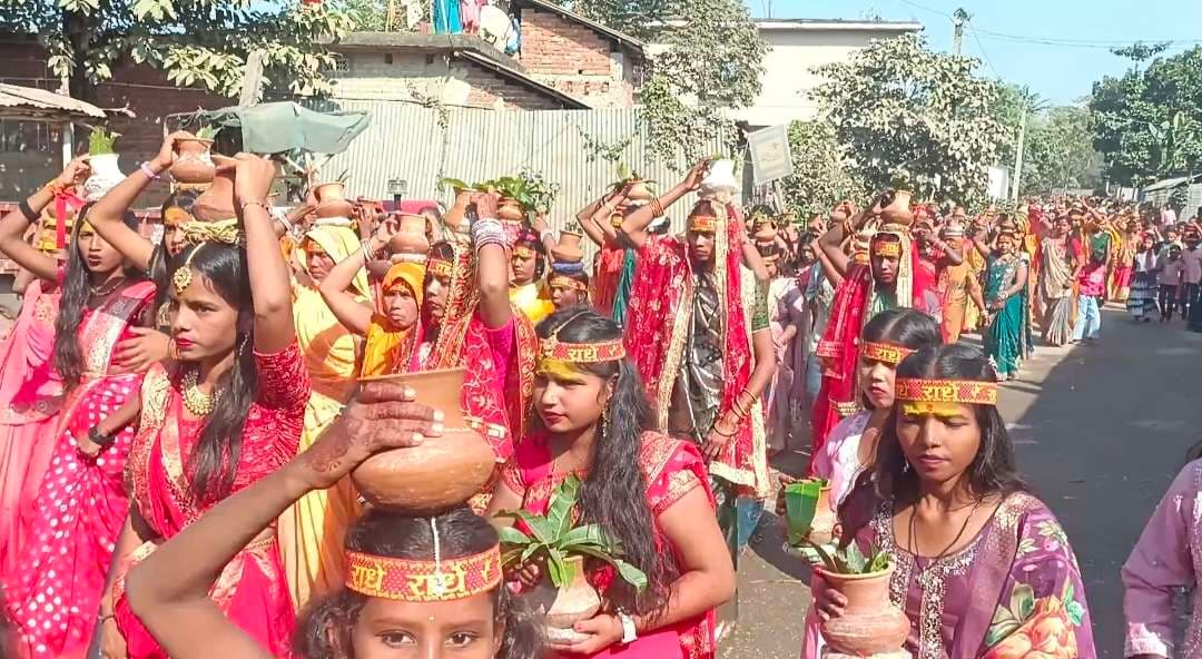 श्रीमद् भागवत कथा ज्ञान सप्ताह को ले निकाली कलश शोभायात्रा