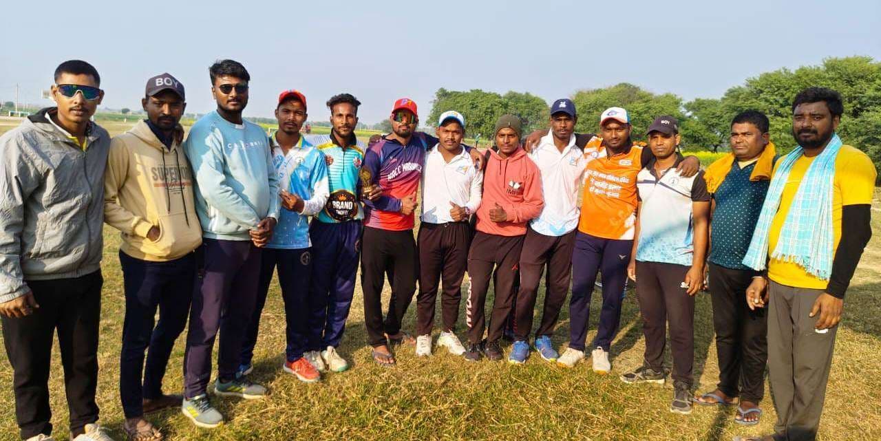 बंगाली टोला ने मोहनपुर काे 40 रनों से किया पराजित