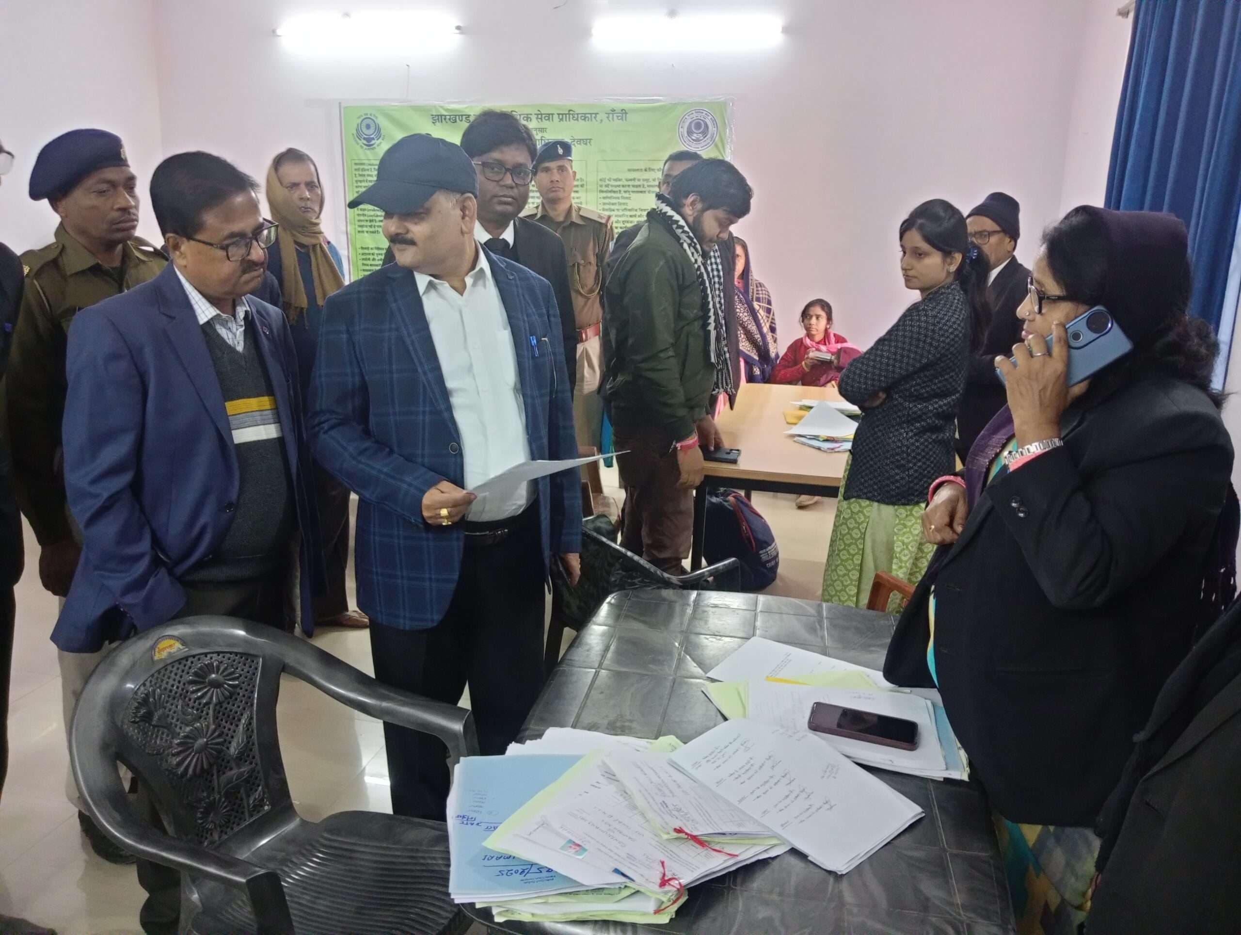 Deoghar news : विशेष मध्यस्थता अभियान में सुलह के आधार पर 16 मामलों का निष्पादन