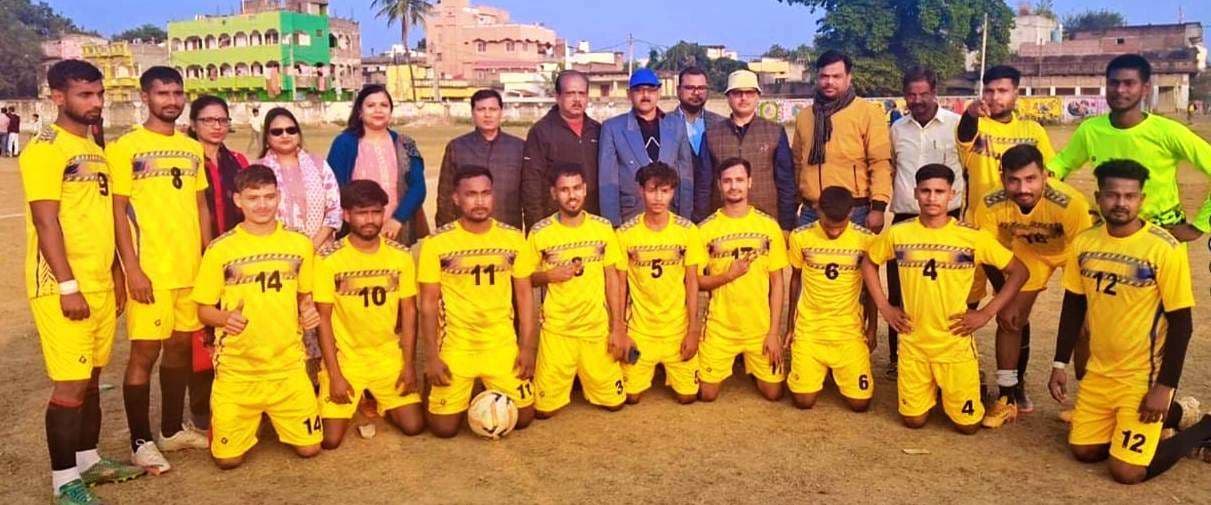 डीजे कॉलेज ने डीएसएम को पराजित कर फाइनल में बनायी जगह