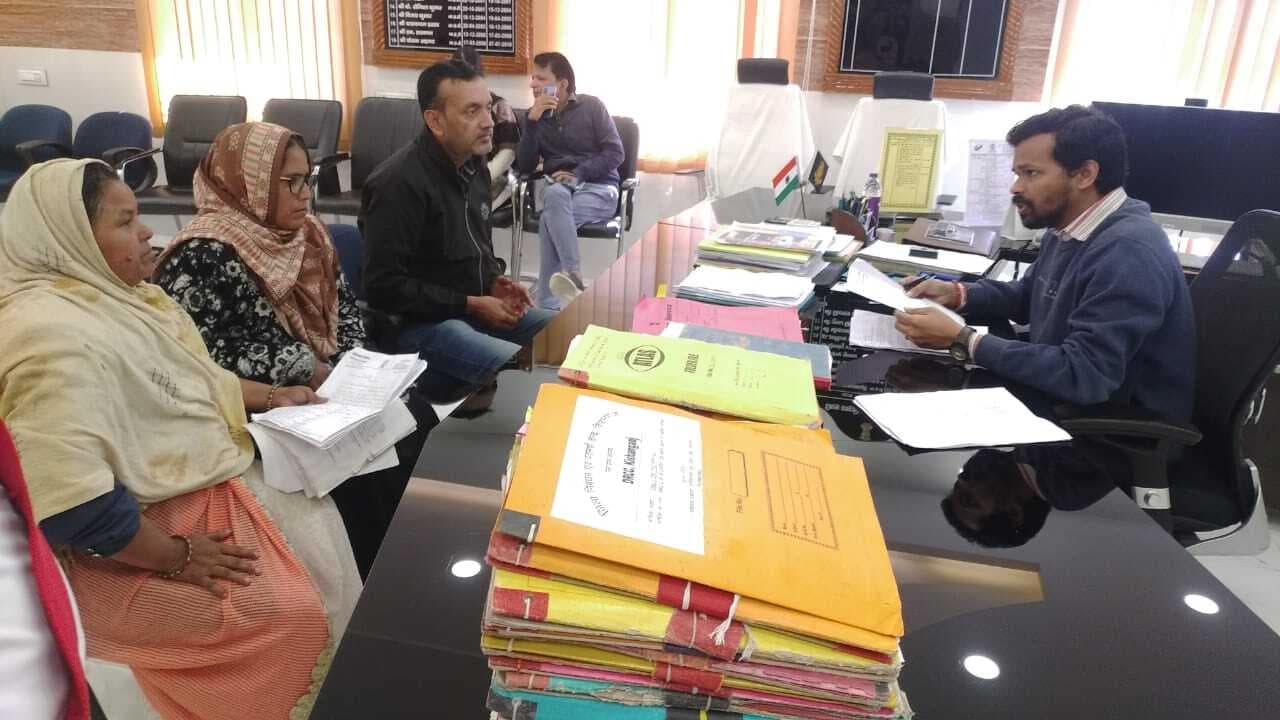 डीएम ने सुनी आम जनों की समस्याएं