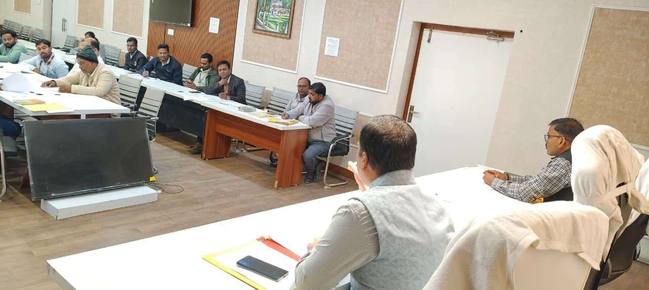 जरूरतमंद लाभार्थियों के हित में  संवेदनशीलता से करें काम