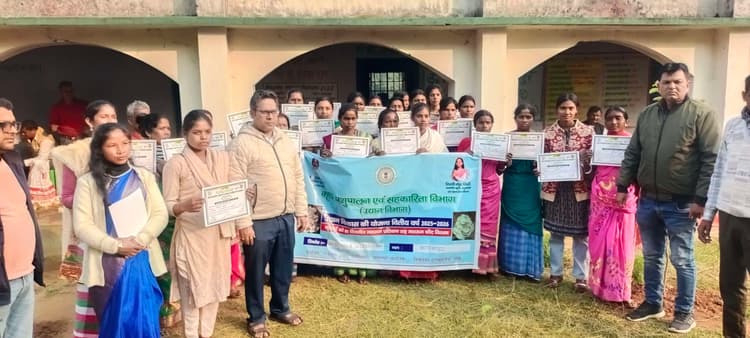 महिला किसानों को मशरूम की खेती का मिला प्रशिक्षण
