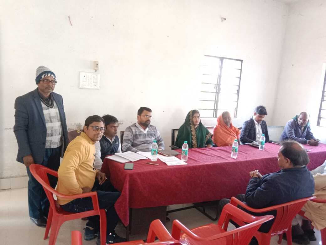 Madhubani News : निर्धारित दर पर खाद व बीज बिक्री का दिया निर्देश