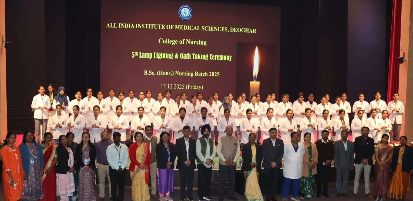 Deoghar News : एम्स में लैम्प लाइटिंग समारोह का आयोजन, छात्रों ने लिया सेवा का संकल्प