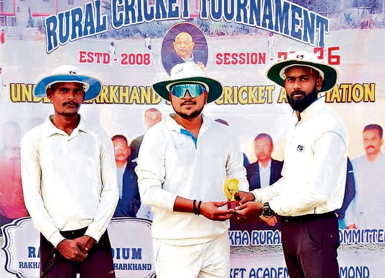 East Singhbhum News : घाटशिला बी ने सुरदा को 147 रनों से हराया