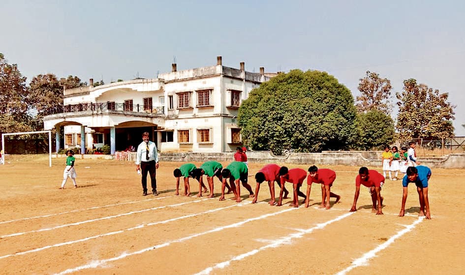 East Singhbhum News : बच्चों की तरक्की के लिए माता-पिता सपोर्ट करें