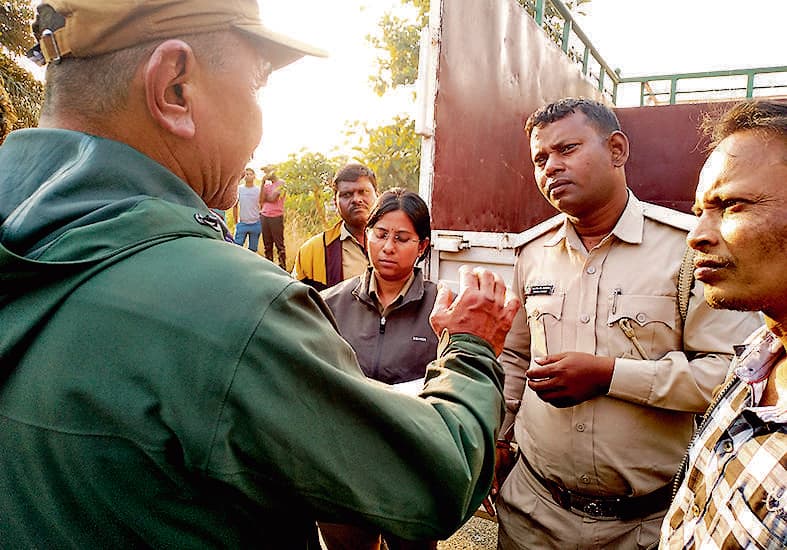Rourkela News: दंतैल हाथी के हमले में महिला की मौत, ग्रामीणों ने शव के साथ 10 घंटों तक किया प्रदर्शन