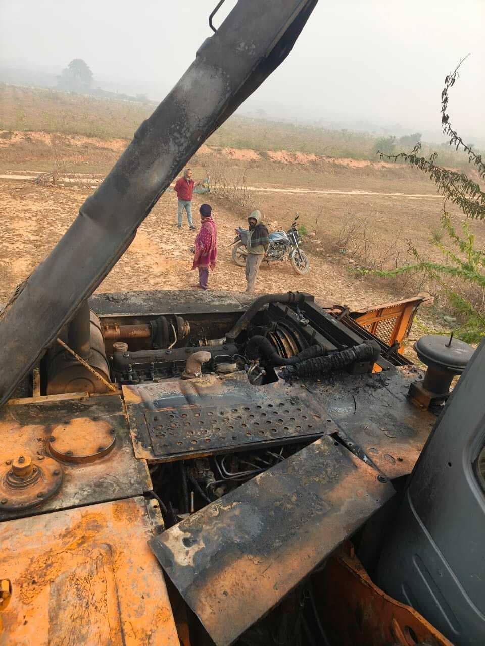 रामसागर में असामाजिक तत्वों ने पोकलेन में लगायी आग, पुलिस छानबीन में जुटी