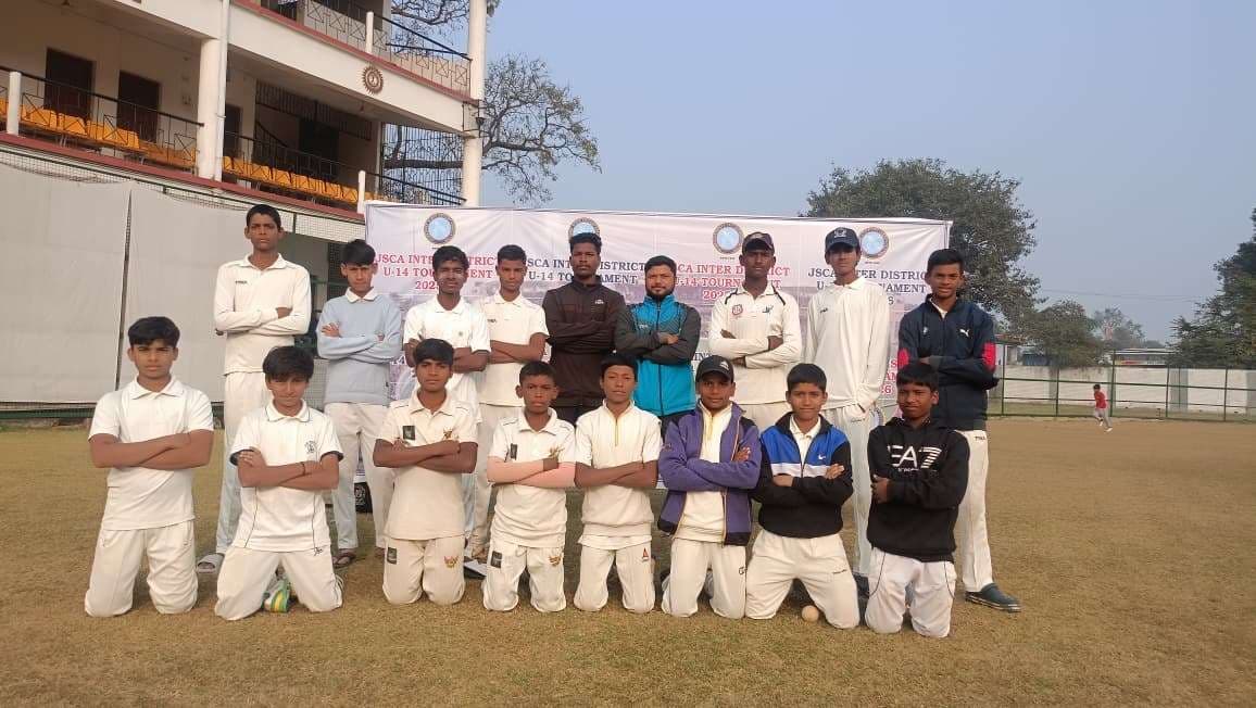 खूंटी ने चाईबासा को चार विकेट से हराया