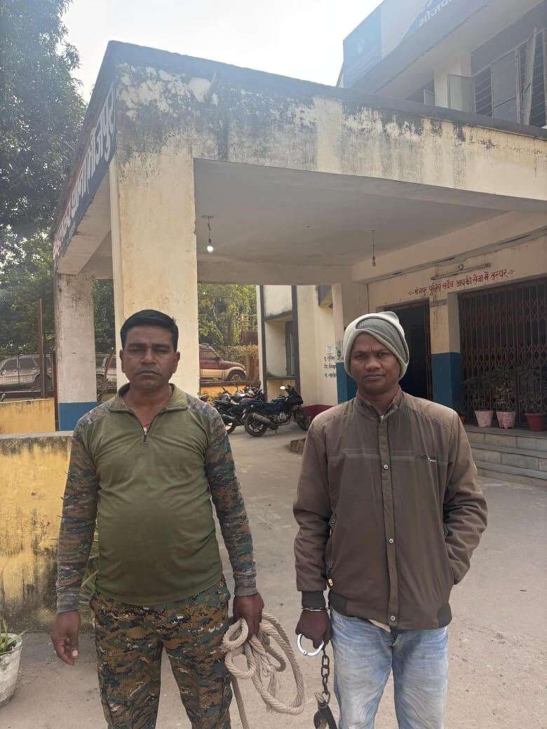 अवैध वाहन जब्ती व मारपीट मामले का मुख्य आरोपित धराया, जेल