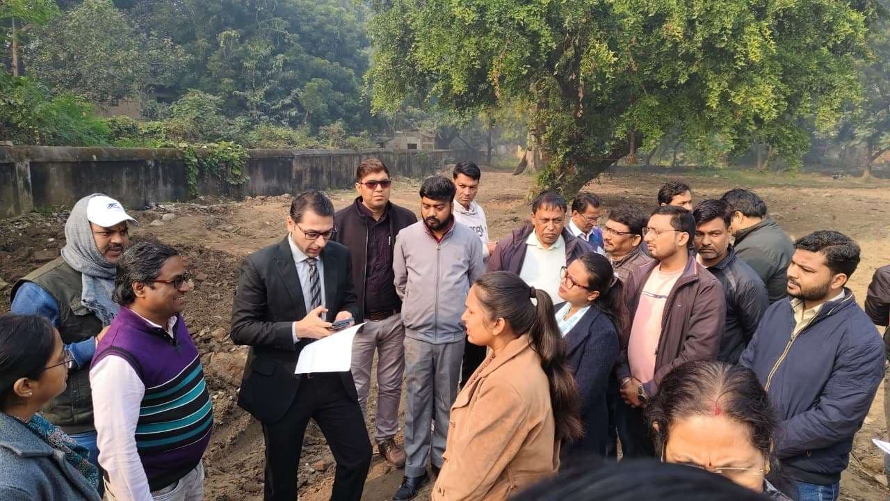 वेंडिंग जोन का निर्माण कार्य शीघ्र पूरा करें : डीएम