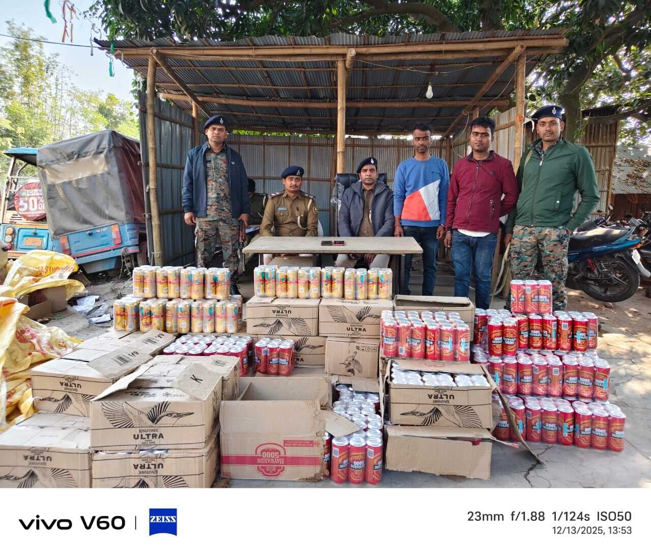 पिकअप से 507 लीटर विदेशी शराब के साथ दो तस्कर गिरफ्तार