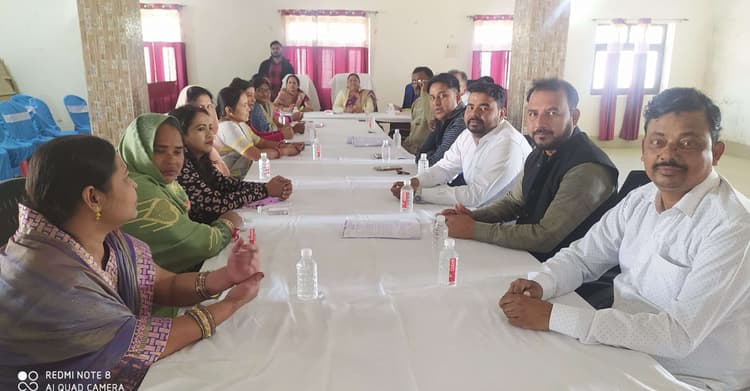 नप की बैठक में 16 एजेंडाें पर लगी मुहर