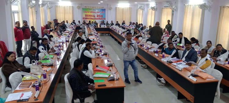 आय बढ़ाने व रोजगार सृजन पर जोर