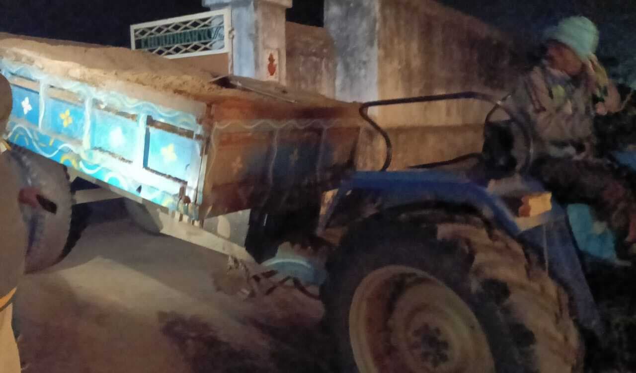 करौं में धड़ल्ले से हो रहा बालू का उठाव